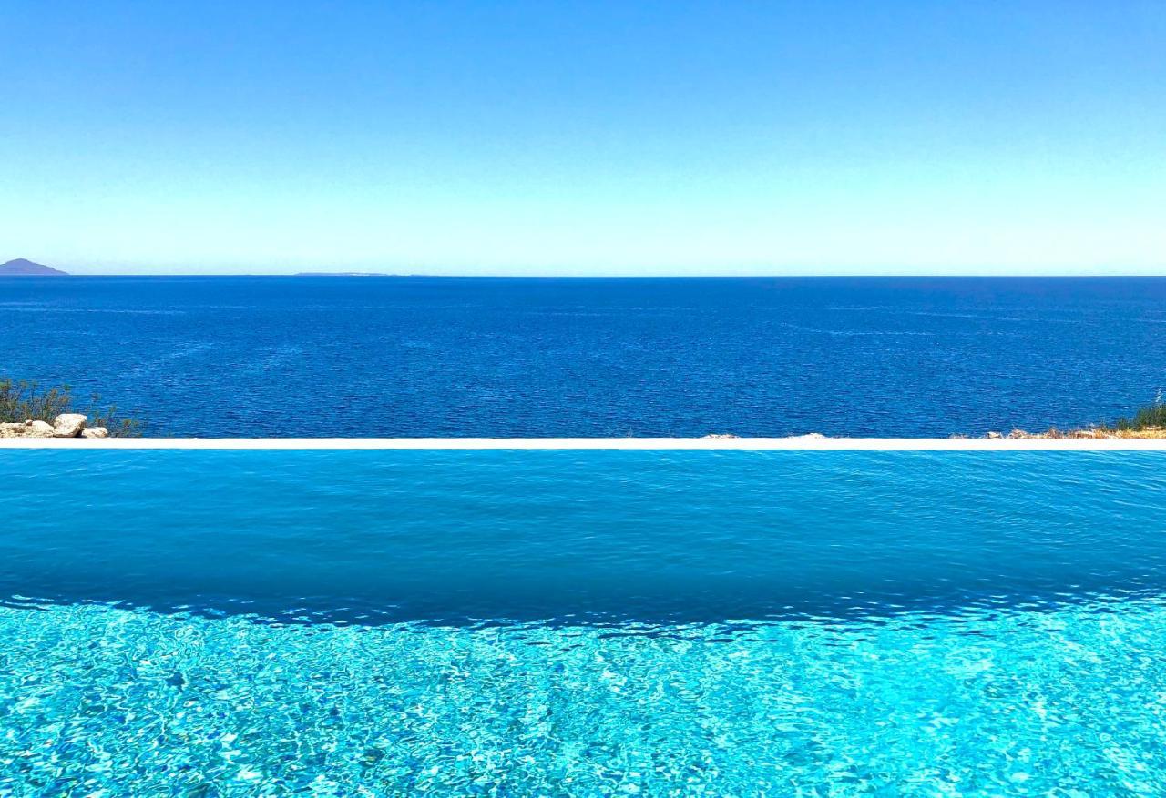Kuro Beach House - Oceanfront Luxury & 25M Pool Achlia Exterior foto